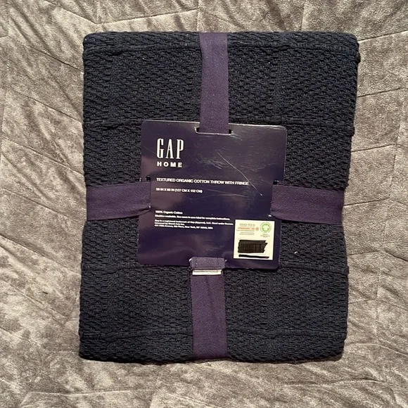 Gap Home textured organic cotton throw with fringe - Picture 2 of 3